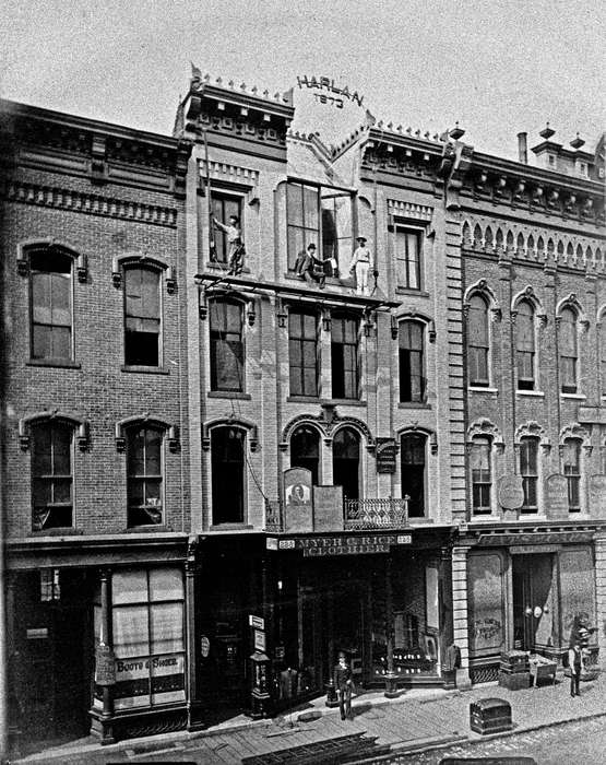 Main Streets & Town Squares, history of Iowa, Iowa History, Ottumwa, IA, Lemberger, LeAnn, architecture, Businesses and Factories, store, Iowa, east main street, Cities and Towns, store front