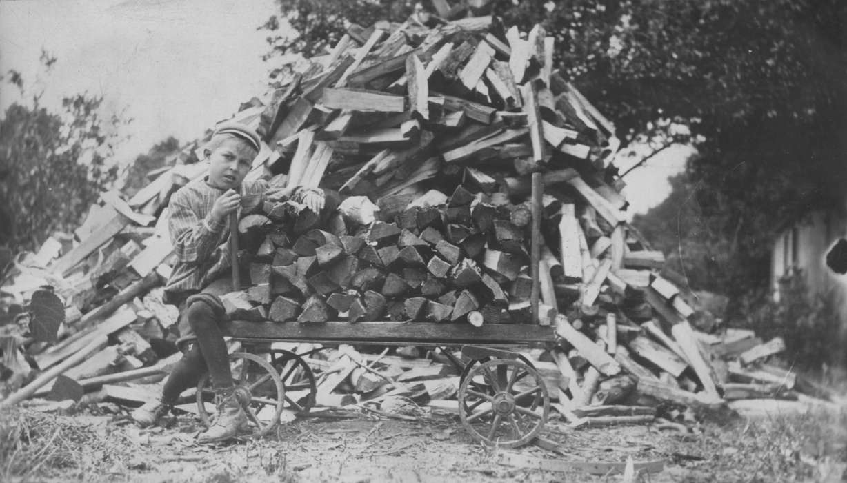 history of Iowa, Iowa History, Mullenix, Angie, wood, wagon, Vinton, IA, Iowa, Children, Labor and Occupations