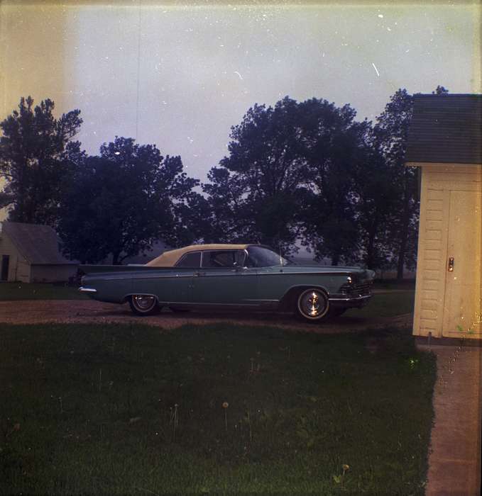 drive way, car, Iowa History, Bonjour, Amanda, Iowa, Motorized Vehicles, trees, IA, wheels, garage, history of Iowa