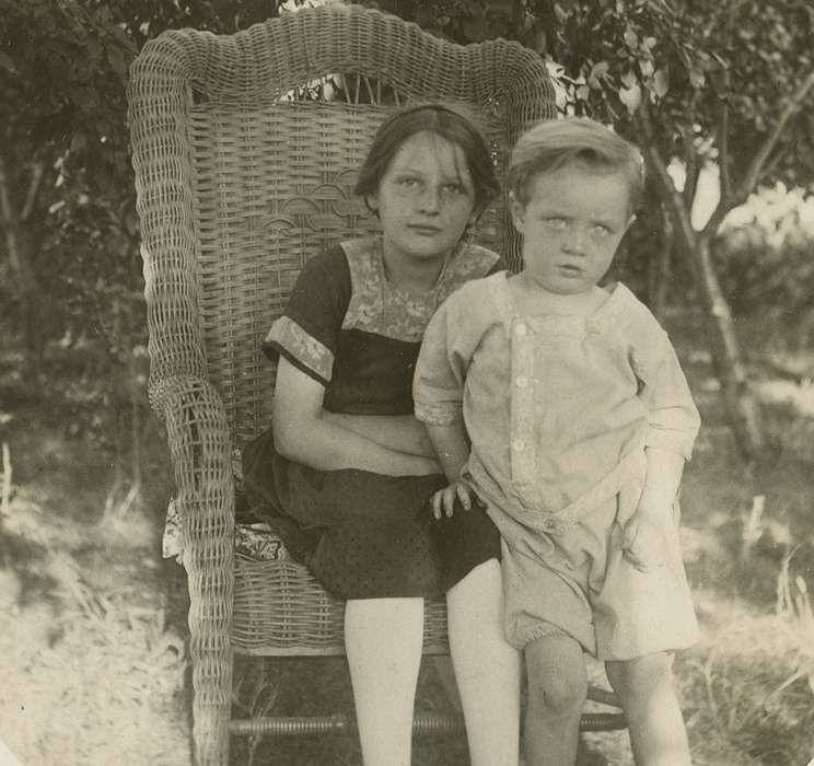 Portraits - Group, Iowa, chair, Children, eyes, Dean, Shirley, Grandview, IA, history of Iowa, Iowa History