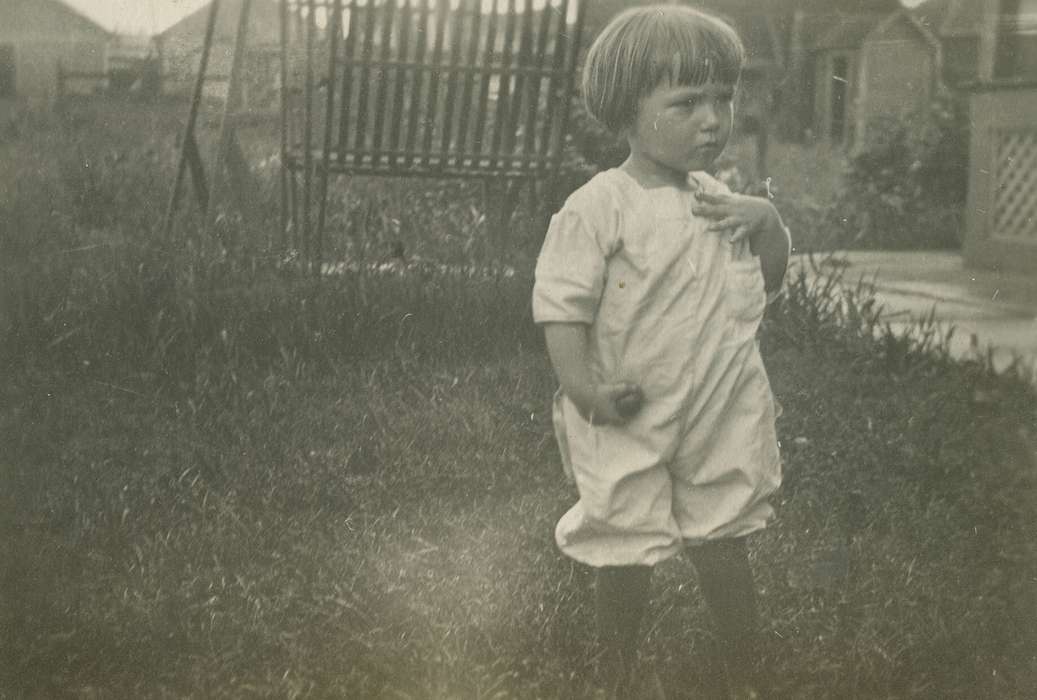 LeQuatte, Sue, Iowa History, Children, Iowa, Farms, history of Iowa, Portraits - Individual, IA