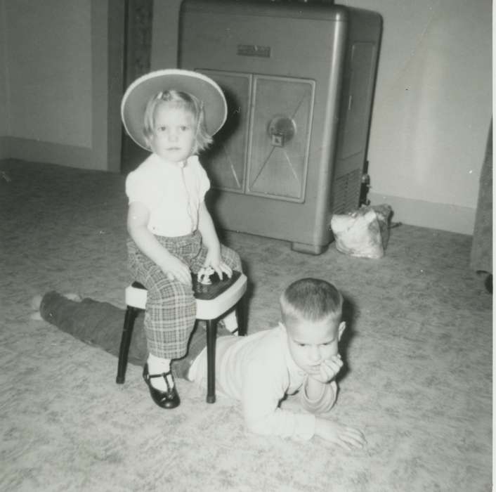 Portraits - Group, history of Iowa, Iowa History, Bartlett, Colleen, Eagle Grove, IA, siblings, Iowa, living room, Homes, Children