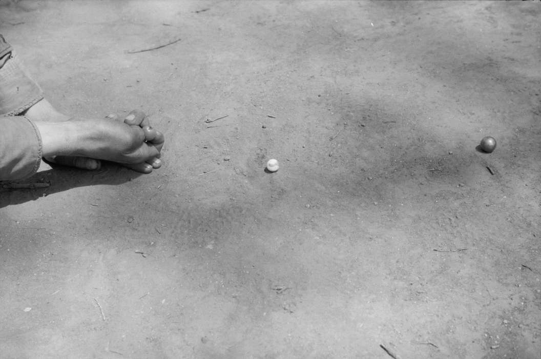 games, history of Iowa, Iowa History, game, Library of Congress, marbles, play, playing, marble, Iowa, Children, Leisure, hand