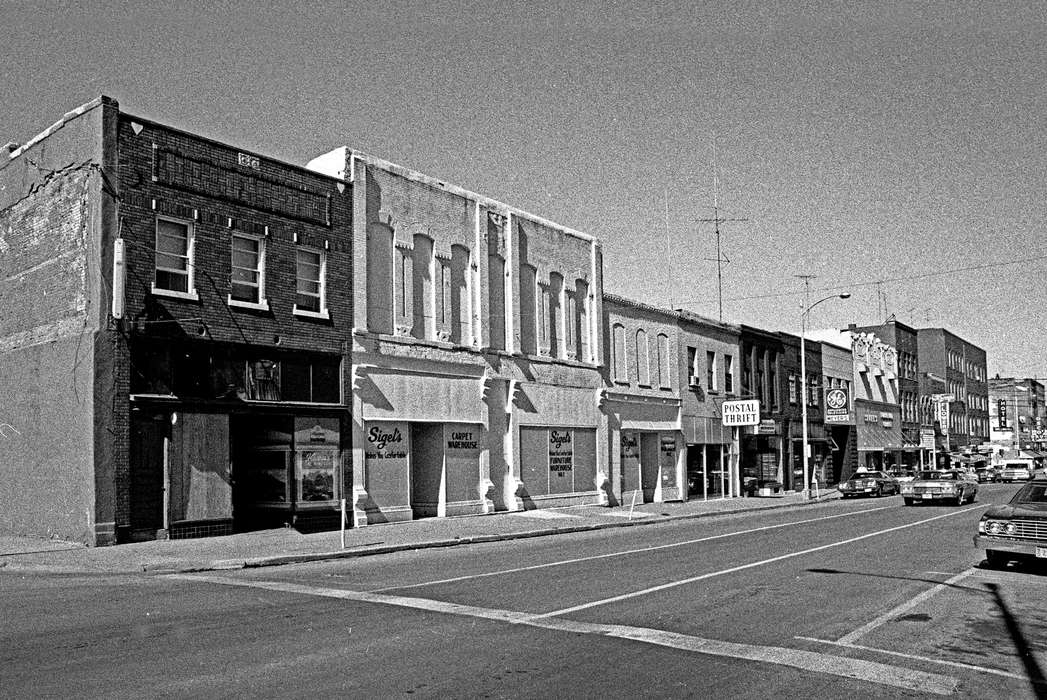 Businesses and Factories, car, Cities and Towns, storefront, Iowa, Motorized Vehicles, Iowa History, Lemberger, LeAnn, Ottumwa, IA, store, street, downtown, history of Iowa