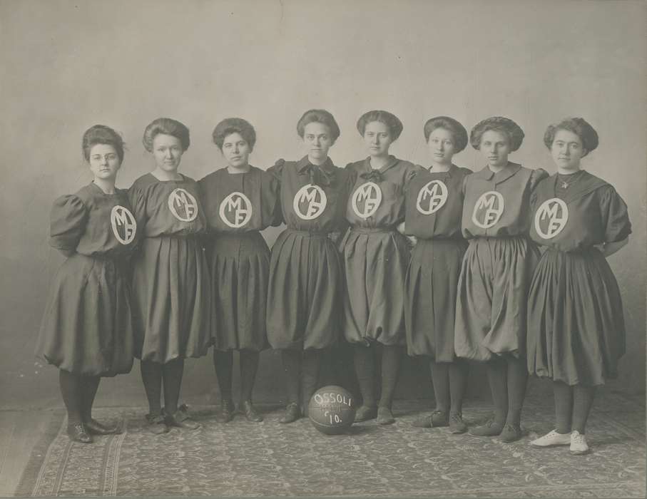 basketball uniform, iowa state normal school, history of Iowa, college sports, Portraits - Group, women's basketball, Iowa, university of northern iowa, uni, Iowa History, Schools and Education, Sports, University of Northern Iowa Museum, Cedar Falls, IA