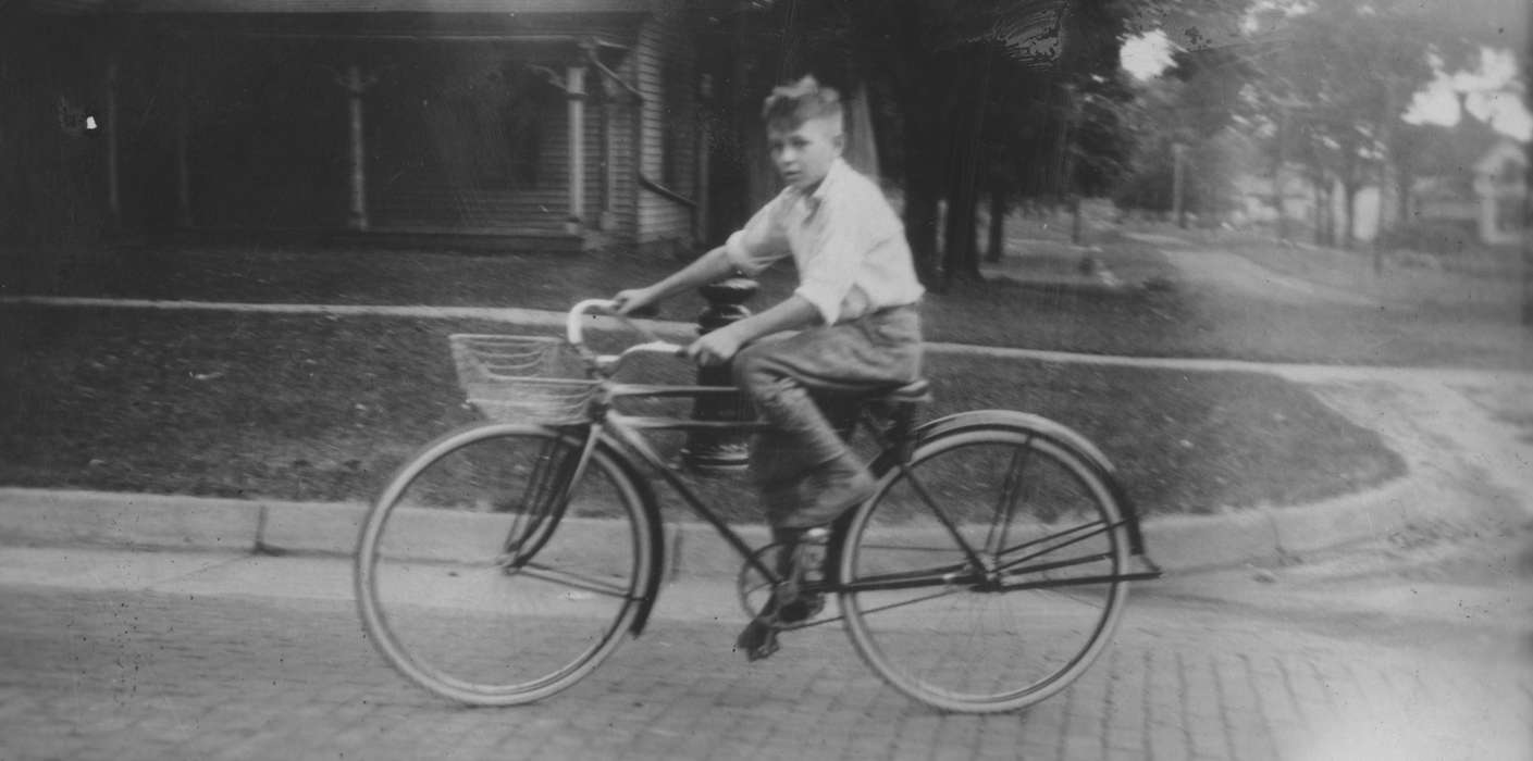 schwinn, Iowa, bike, Leisure, Children, Mullenix, Angie, bicycle, Vinton, IA, history of Iowa, Iowa History