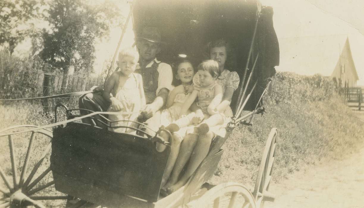 Portraits - Group, horse and buggy, Leisure, Iowa History, Iowa, Families, Edina, MO, Farms, Travel, Fredericks, Robert, Children, history of Iowa