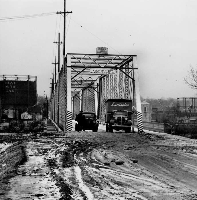 Iowa, mud, track, Lakes, Rivers, and Streams, road, Lemberger, LeAnn, Cities and Towns, Ottumwa, IA, history of Iowa, Motorized Vehicles, Iowa History