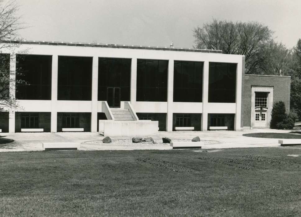 Iowa History, Iowa, Schools and Education, window, university of northern iowa, uni, UNI Special Collections & University Archives, commmons building, Cedar Falls, IA, history of Iowa