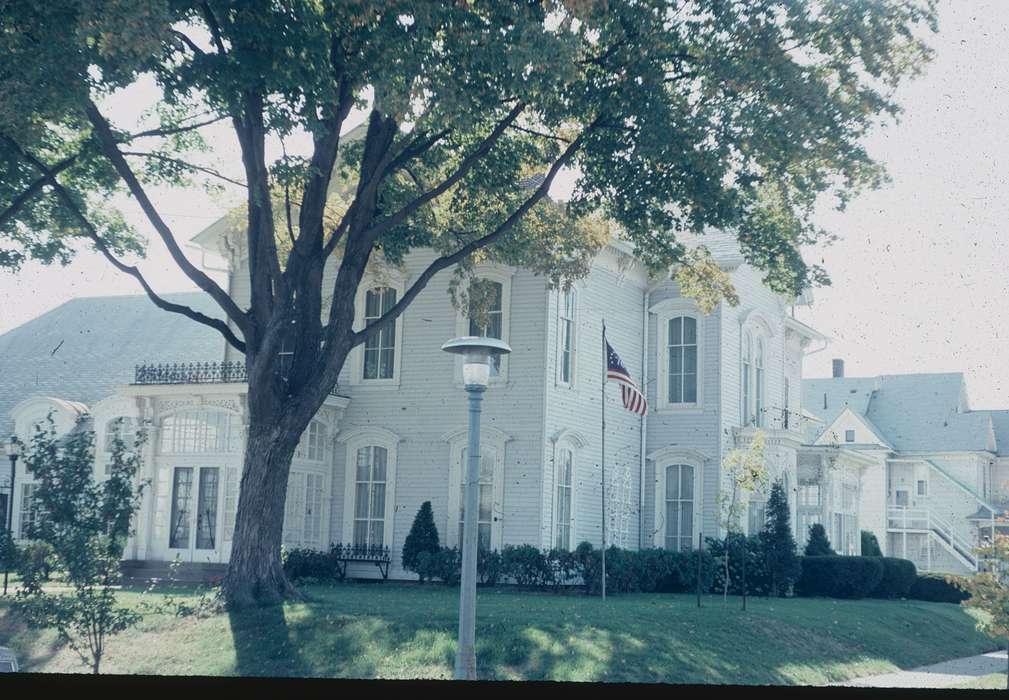 IA, Homes, history of Iowa, american flag, Iowa, Cities and Towns, Zischke, Ward, house, Iowa History, tree