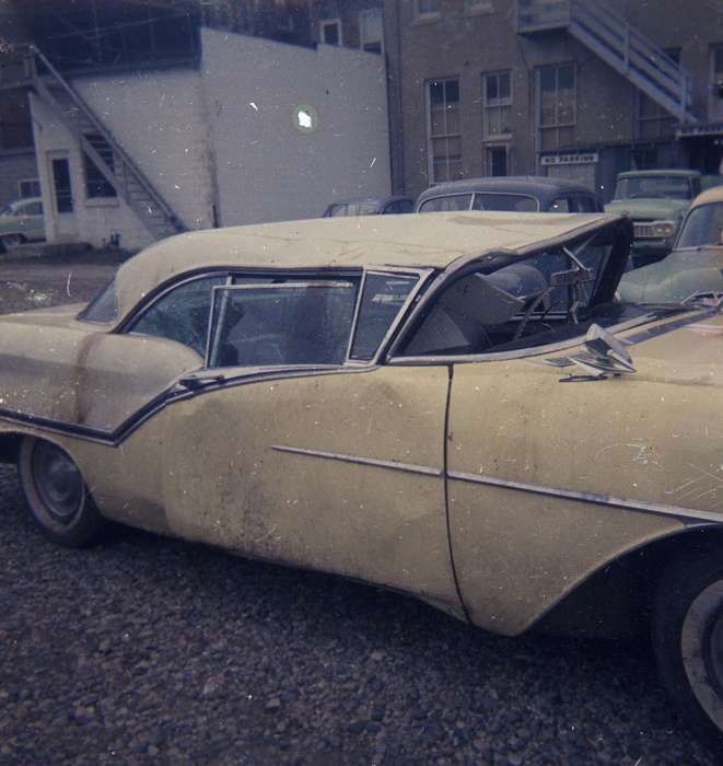 oldsmobile, Motorized Vehicles, Iowa History, Bonjour, Amanda, bonneville, Iowa, history of Iowa, Wrecks, car, Hansell, IA