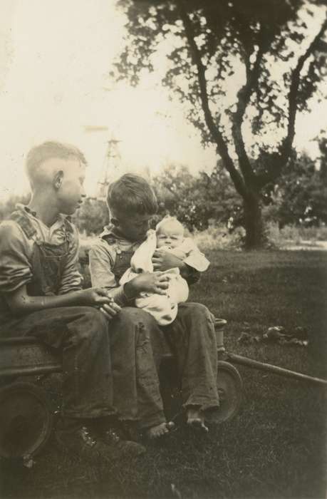 history of Iowa, Iowa History, love, Mortenson, Jill, Families, Macey, IA, wagon, siblings, Iowa, Farms, Children, baby