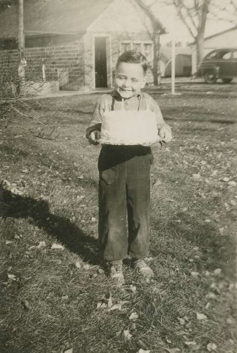 cake, history of Iowa, Iowa History, birthday, Wahl, Dawn, Iowa, Waterloo, IA, Children, Portraits - Individual
