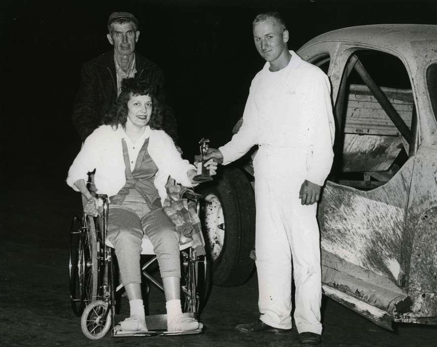 tunis speedway, Iowa History, Entertainment, Iowa, history of Iowa, trophy, Portraits - Group, wheelchair, Volgarino, Jim, Waterloo, IA