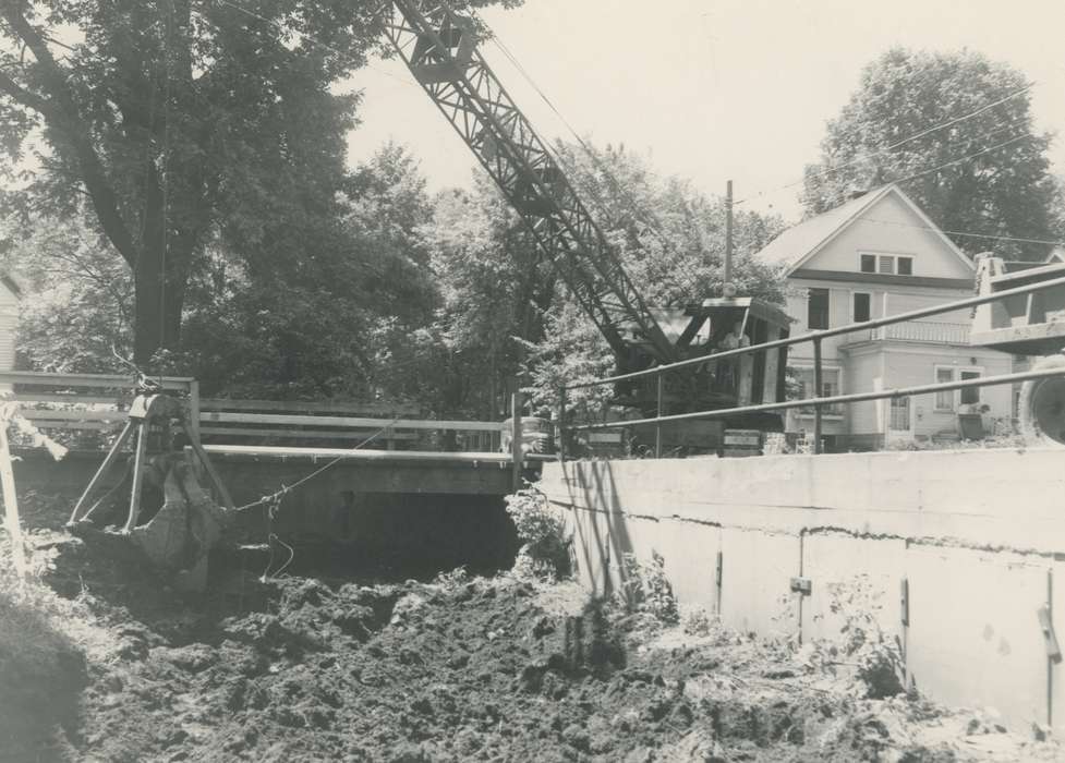 crane, bridge, Iowa History, history of Iowa, Motorized Vehicles, Lakes, Rivers, and Streams, Waverly, IA, dry run, Iowa, Cities and Towns, Waverly Public Library, Labor and Occupations