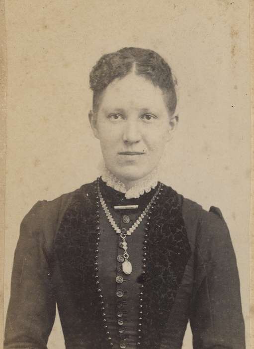 history of Iowa, Iowa History, woman, Olsson, Ann and Jons, lace collar, necklace, Iowa, Rockford, IA, carte de visite, Portraits - Individual