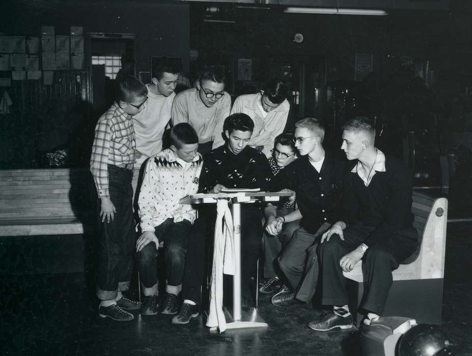 Waverly Public Library, history of Iowa, Iowa History, bowling alley, boys, Iowa, Leisure, bowling