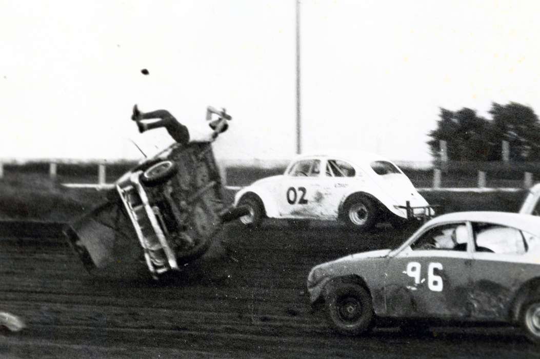 car, Wrecks, Waterloo, IA, Iowa, Motorized Vehicles, Iowa History, Volgarino, Jim, accident, Sports, speedway, tunis speedway, racecar, history of Iowa, crash