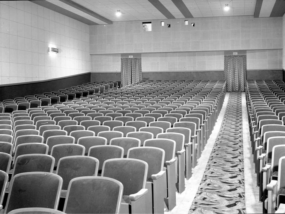 history of Iowa, Iowa History, Ottumwa, IA, Entertainment, Lemberger, LeAnn, seats, theatre, movie theater, Iowa, Cities and Towns, Leisure