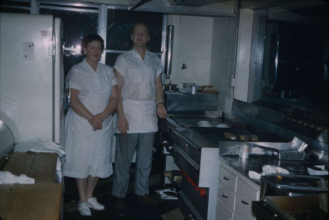 Portraits - Group, grill, Campopiano Von Klimo, Melinda, history of Iowa, kitchen, uniform, Iowa History, Businesses and Factories, Iowa, Labor and Occupations, apron, Des Moines, IA