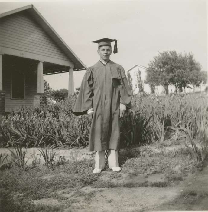 Bettendorf, IA, history of Iowa, Ehlers, Monte, Iowa History, graduation, Iowa, Schools and Education, graduate, Portraits - Individual