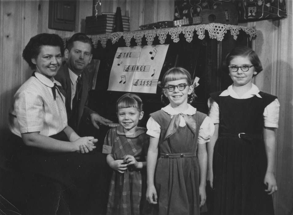 Portraits - Group, christmas, Iowa History, King, Tom and Kay, Iowa, piano, Families, IA, music, history of Iowa, Children, Holidays