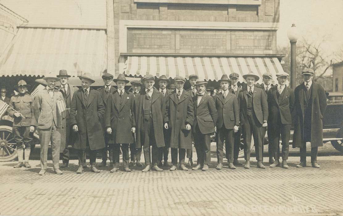 military service, Cities and Towns, Military and Veterans, Iowa History, brick road, Waverly Public Library, Iowa, ww1, history of Iowa, World War I, Portraits - Group, Waverly, IA, group photo, Main Streets & Town Squares
