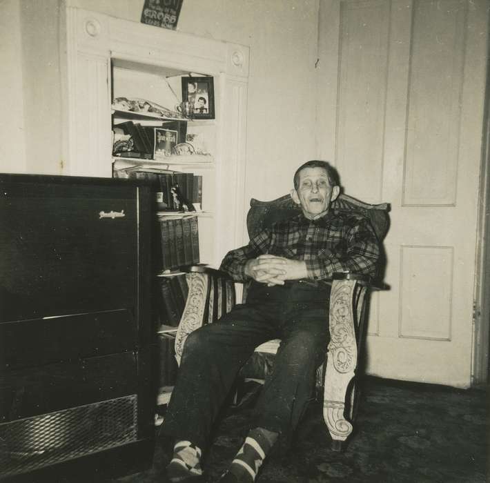 Iowa History, Holidays, Fredericks, Robert, Iowa, christmas, history of Iowa, Edina, MO, Portraits - Individual, Homes, Travel