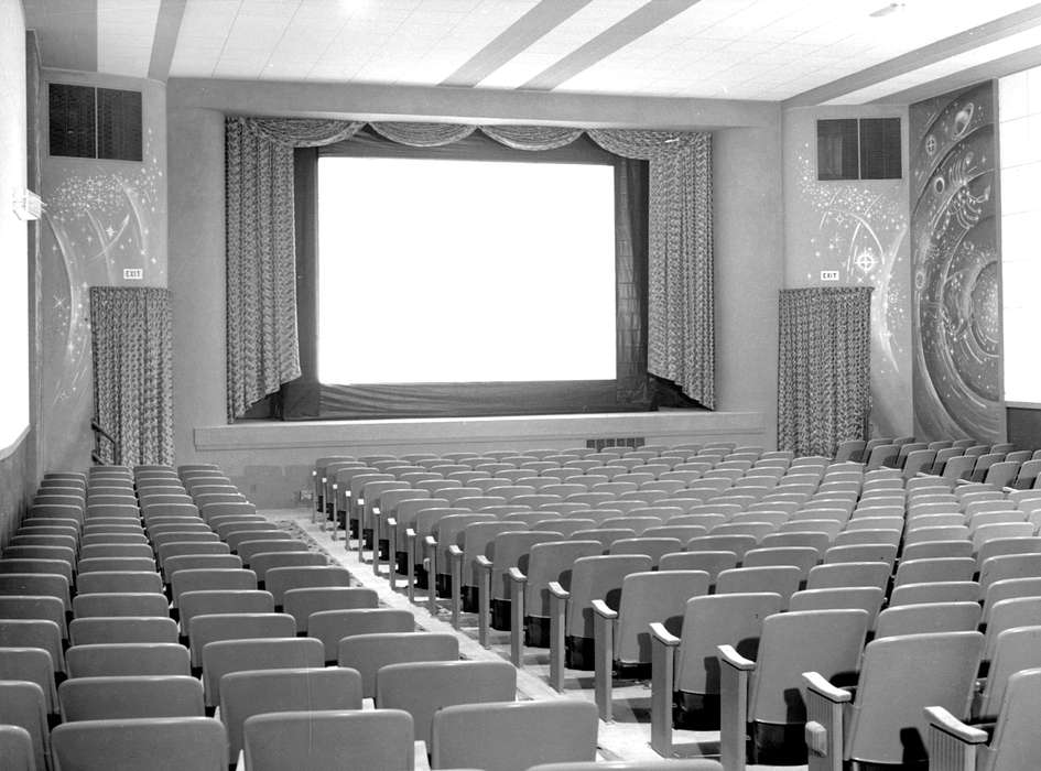 Cities and Towns, movie theater, Iowa, Iowa History, Lemberger, LeAnn, Ottumwa, IA, screen, Entertainment, seats, Leisure, history of Iowa