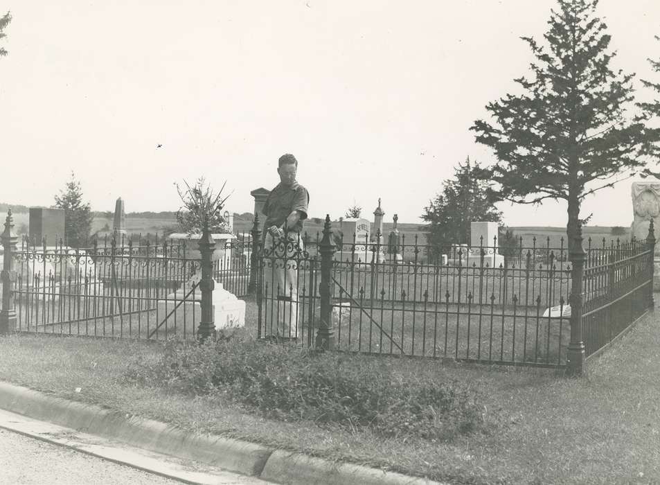 Cemeteries and Funerals, Iowa History, tree, tombstone, Iowa, Waverly Public Library, Labor and Occupations, Waverly, IA, headstone, fence, history of Iowa