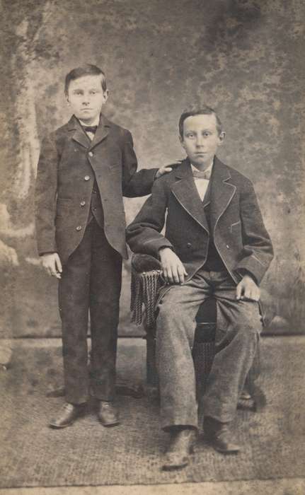 Portraits - Group, vest, sack coat, history of Iowa, carte de visite, Iowa History, Families, Iowa, boy, Olsson, Ann and Jons, Davenport, IA, Children, brother