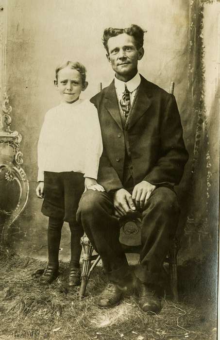 Portraits - Group, curtained hair, history of Iowa, Iowa History, Anamosa Library & Learning Center, man, Iowa, boy, Anamosa, IA, Children