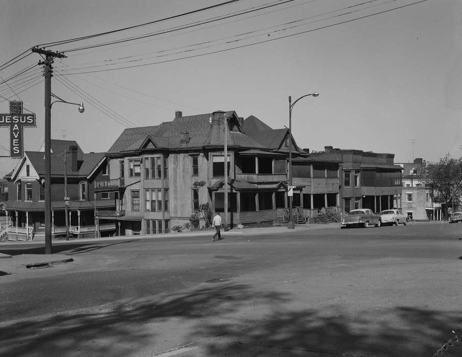 houses, Iowa, Homes, car, Lemberger, LeAnn, Cities and Towns, Ottumwa, IA, street, history of Iowa, Main Streets & Town Squares, Iowa History