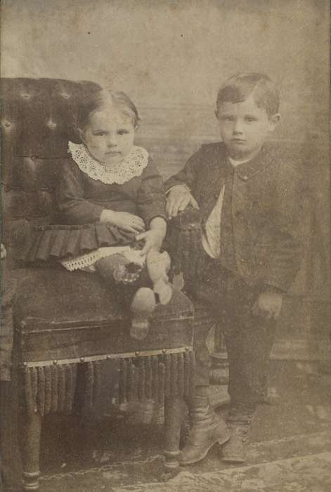 siblings, high buttoned shoes, sack coat, boy, Children, girl, brother, Families, vest, Olsson, Ann and Jons, history of Iowa, Iowa, lace collar, sister, Iowa History, carte de visite, Cedar Rapids, IA, Portraits - Group