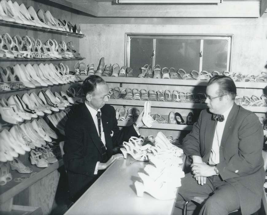men, Waverly Public Library, history of Iowa, Iowa History, shoes, Iowa, salesman, Labor and Occupations
