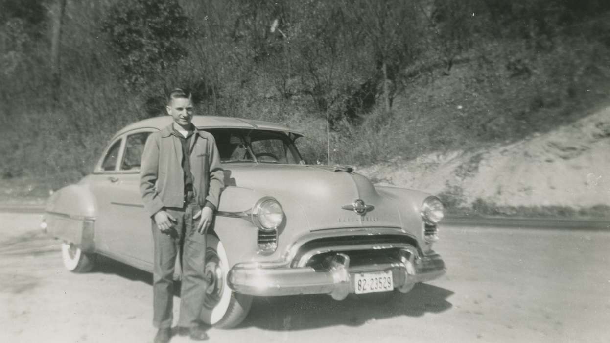 history of Iowa, Portraits - Individual, Holderness, Tammy, Iowa History, Motorized Vehicles, car, oldsmobile, Iowa, Riverside, IA