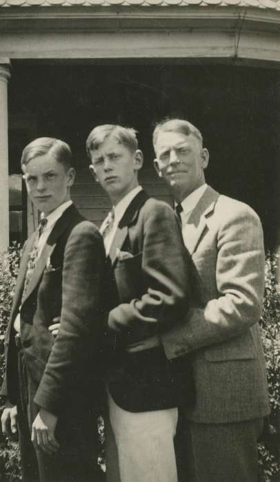 Portraits - Group, history of Iowa, Iowa, IA, King, Tom and Kay, Families, Iowa History