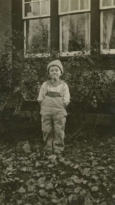 hat, Portraits - Individual, Iowa History, Iowa, McMurray, Doug, Webster City, IA, Children, boy, history of Iowa