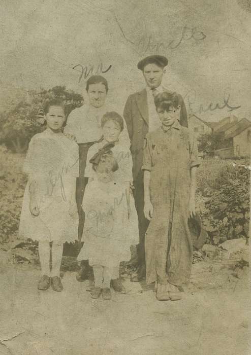 Portraits - Group, newsboy cap, history of Iowa, Iowa History, Families, bow, shoes, newsboy hat, dirt road, overalls, Wilson, Dorothy, Iowa, correct date needed, USA, dress, Children