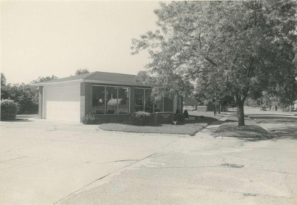 history of Iowa, cars, Iowa History, Motorized Vehicles, Businesses and Factories, museum, trees, Waverly, IA, Iowa, Cities and Towns, Waverly Public Library