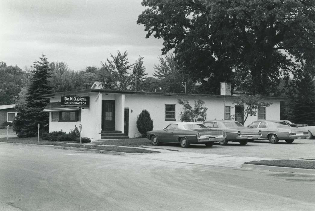 building exterior, Iowa History, Waverly Public Library, business, chiropractic clinic, street, Iowa, history of Iowa, parking lot, Businesses and Factories