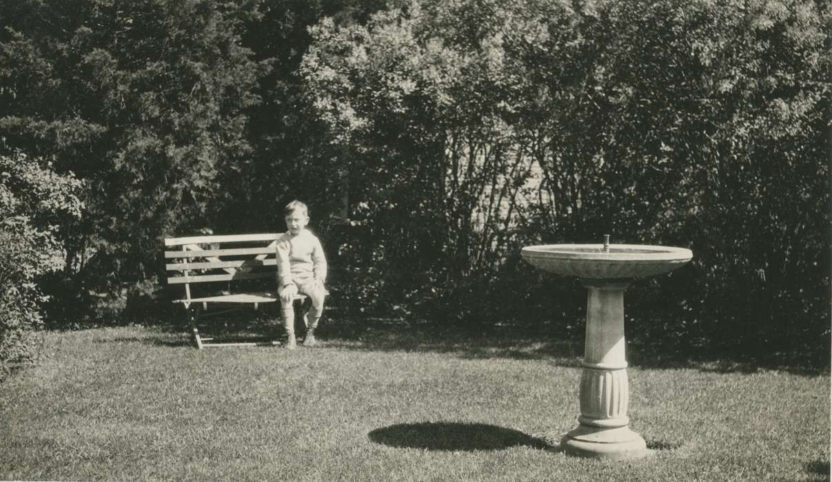 history of Iowa, bird bath, IA, Iowa History, Iowa, King, Tom and Kay, Children, Leisure