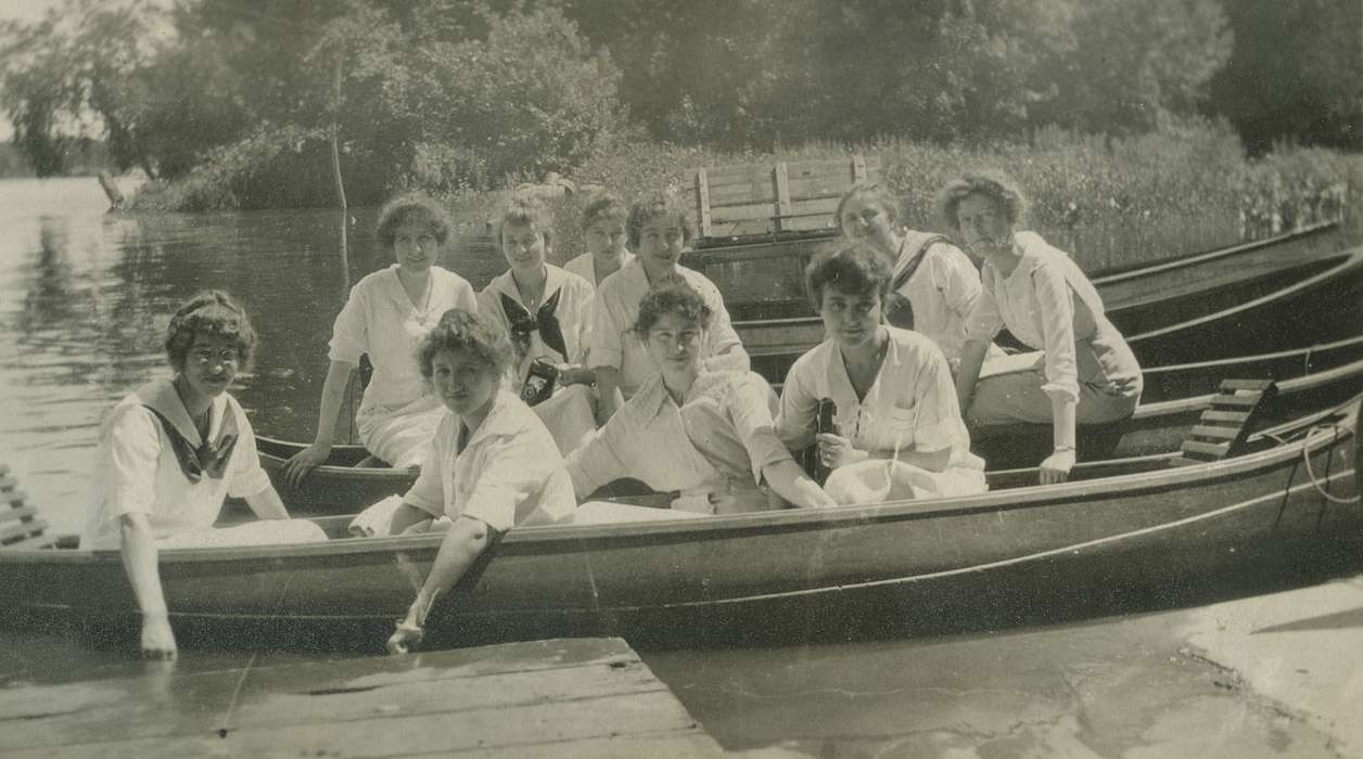 Portraits - Group, Iowa, Leisure, boat, Floyd County, IA, LeQuatte, Sue, Lakes, Rivers, and Streams, history of Iowa, Iowa History