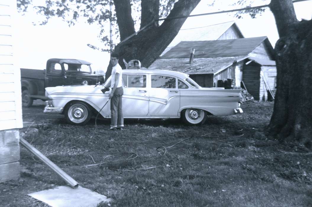 history of Iowa, Iowa History, Motorized Vehicles, Indianola, IA, car, Arndt, Kim, Iowa, Portraits - Individual