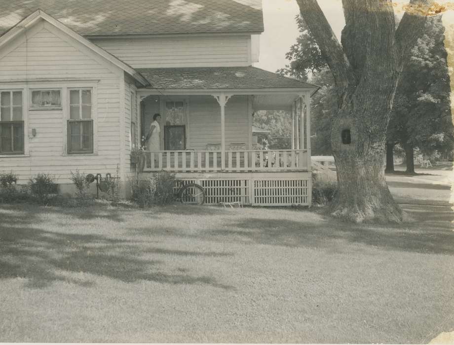 yard, Barnum, Mary, history of Iowa, Iowa History, Grinnell, IA, Iowa, porch, Homes, house