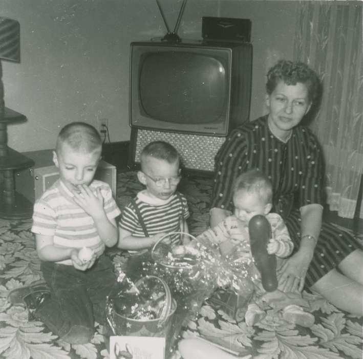 easter, Henderson, Dan, history of Iowa, Missouri Valley, IA, brothers, Iowa, Families, Iowa History, grandmother, Holidays