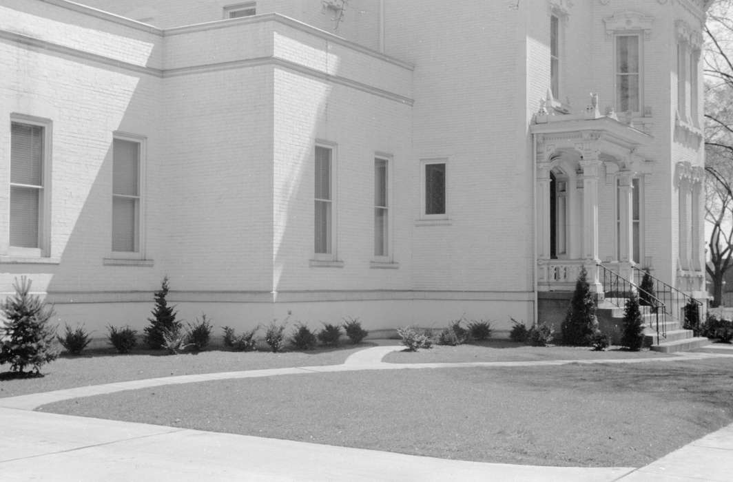 sidewalk, 3/4, Homes, Library of Congress, history of Iowa, Iowa, Cities and Towns, house, shrubs, Iowa History