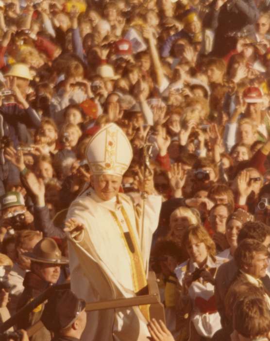 catholic church, Iowa History, Iowa, pope, crowd, McGrane, Janet, Des Moines, IA, Religion, history of Iowa