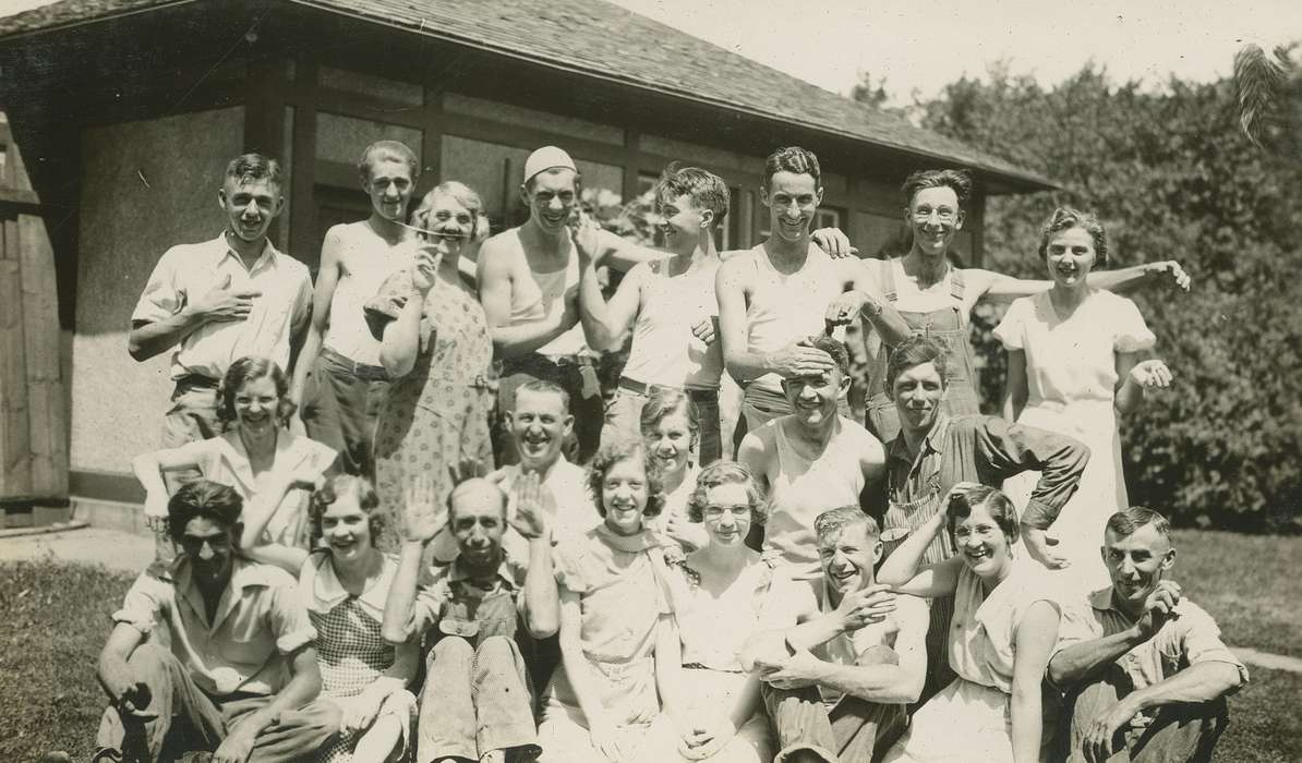 Portraits - Group, Iowa History, Iowa, hatchery, Labor and Occupations, McMurray, Doug, Webster City, IA, history of Iowa