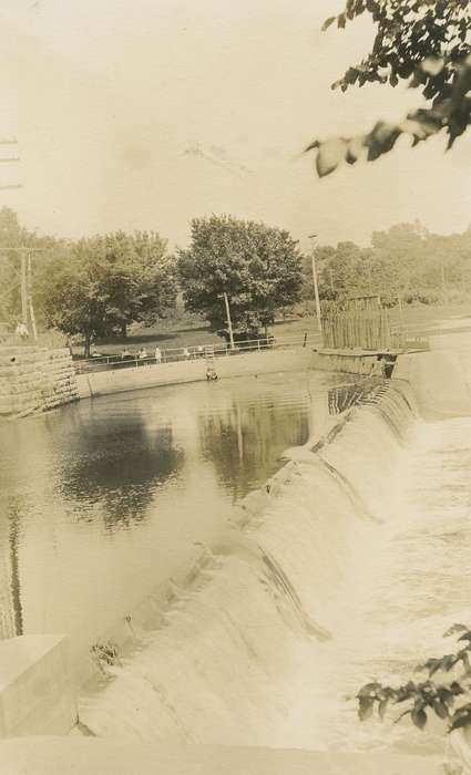 Anamosa, IA, history of Iowa, bridge, Lakes, Rivers, and Streams, Iowa, Iowa History, Hatcher, Cecilia, dam, water